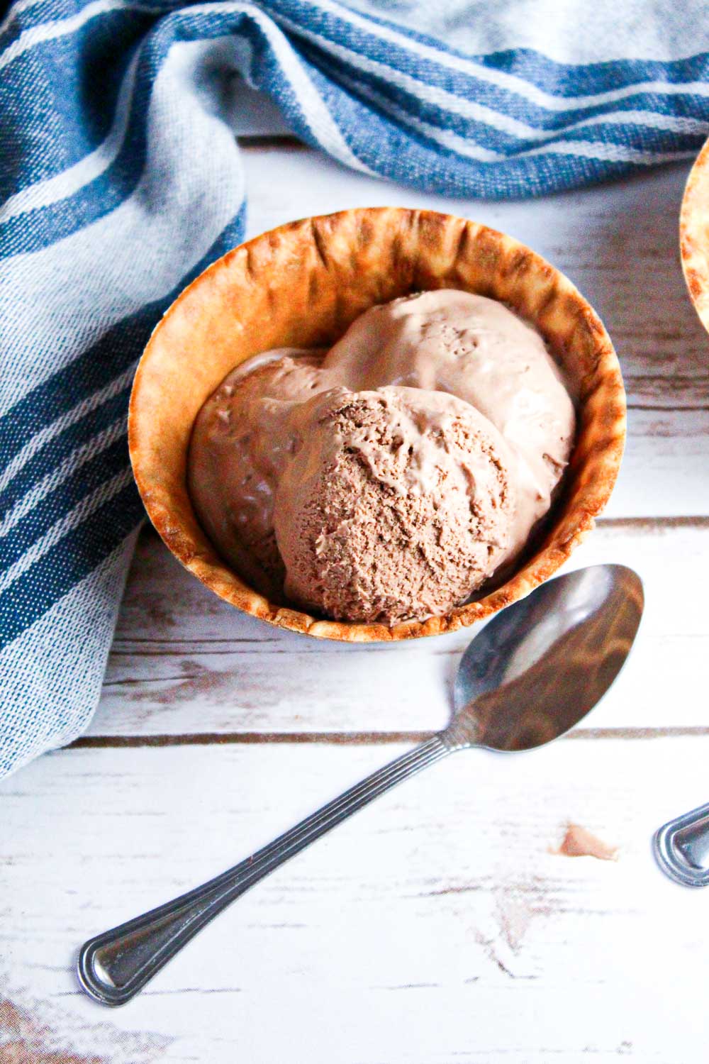 3-Ingredient No Churn Chocolate Ice Cream Recipe. Quick and Easy Chocolate Ice Cream Recipe with 3 ingredients, no-churn and no ice cream maker needed! It's a super easy recipe, super creamy, and chocolatey.