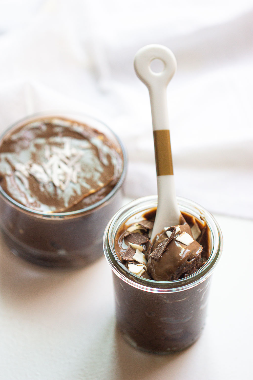Chocolate lovers – this one is for you, and it will NOT let you down! This no-Bake Pudding is literally what your dreams are made of - easy to make, can be prepped in under ten minutes, and only require five ingredients!