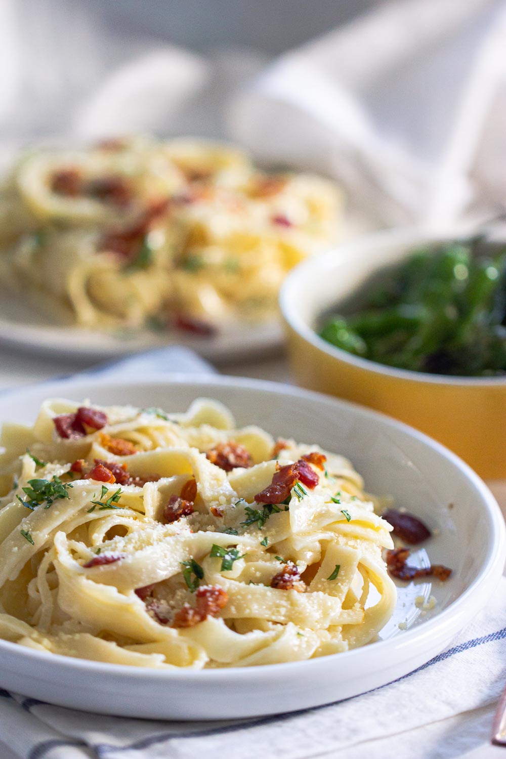 This creamy pear and mascarpone pasta get its kick from pear tossed in mascarpone cheese and crispy prosciutto. Ready on the table in 15 minutes and it's perfect for a quick weeknight recipe.