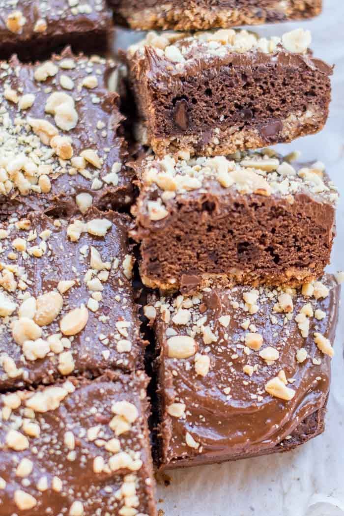 Peanut butter pretzel brownies feature a peanut pretzel chocolate chip crust, and an amazing peanut butter chocolate frosting – you’ll be in heaven!