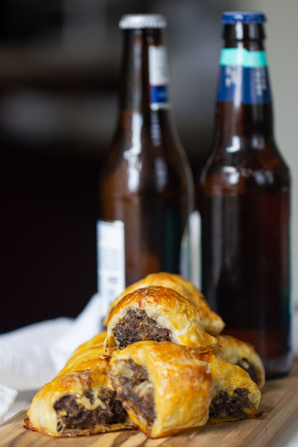 Who doesn’t love a sausage roll? These Dutch sausage rolls are so easy to make and perfect for a quick snack, breakfast, and party appetizer. Bite-sized, yet they feed the crowd.